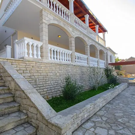 House Side Sunset- Four Bedroom House With Pool And Sea View بيت للعطل بريغراديكا
