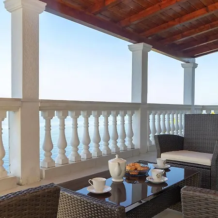 بيت للعطل House Side Sunset- Four Bedroom House With Pool And Sea View *