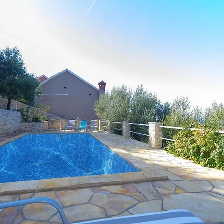 House Side Sunset- Four Bedroom House With Pool And Sea View بيت للعطل بريغراديكا