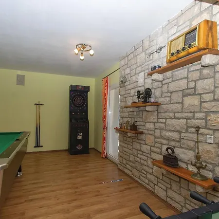 بيت للعطل House Side Sunset- Four Bedroom House With Pool And Sea View بريغراديكا