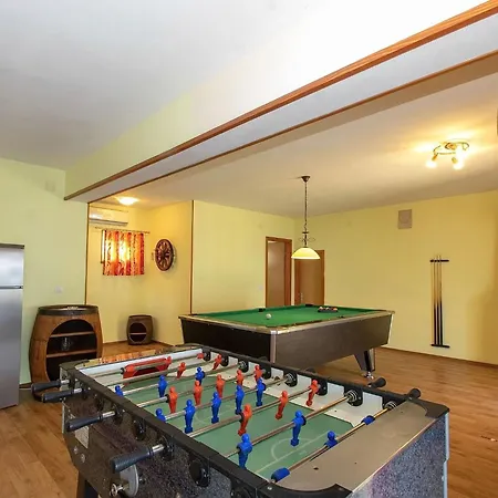 House Side Sunset- Four Bedroom House With Pool And Sea View بيت للعطل *