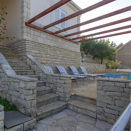 House Side Sunset- Four Bedroom House With Pool And Sea View بيت للعطل بريغراديكا