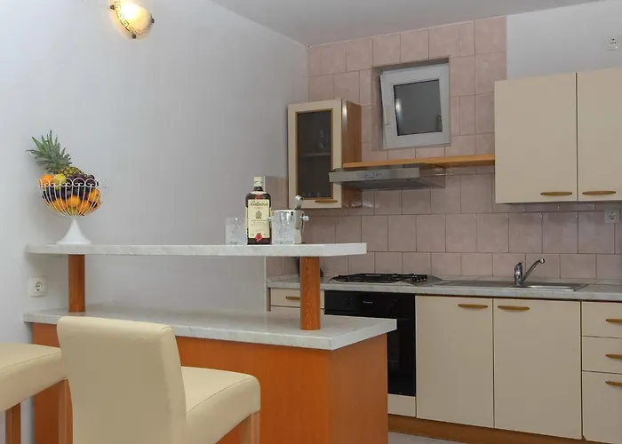 House Side Sunset- Four Bedroom House With Pool And Sea View Σπίτι διακοπών Prigradica