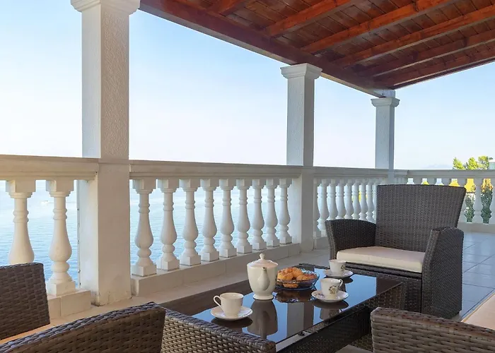 Σπίτι διακοπών House Side Sunset- Four Bedroom House With Pool And Sea View *