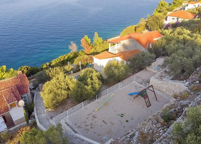 Σπίτι διακοπών House Side Sunset- Four Bedroom House With Pool And Sea View Prigradica