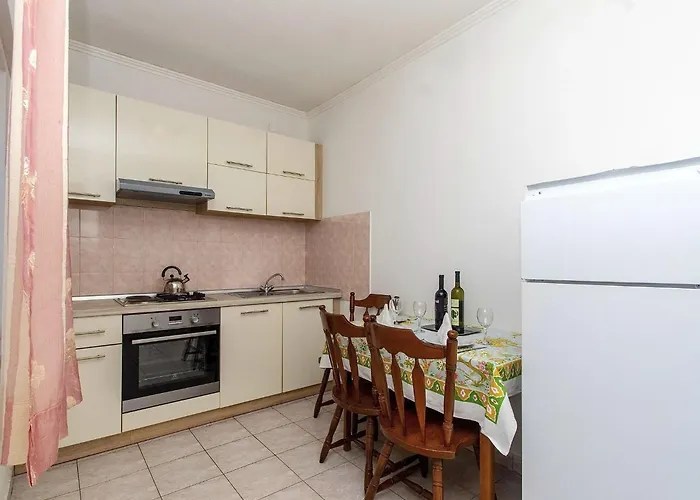 Σπίτι διακοπών House Side Sunset- Four Bedroom House With Pool And Sea View Prigradica